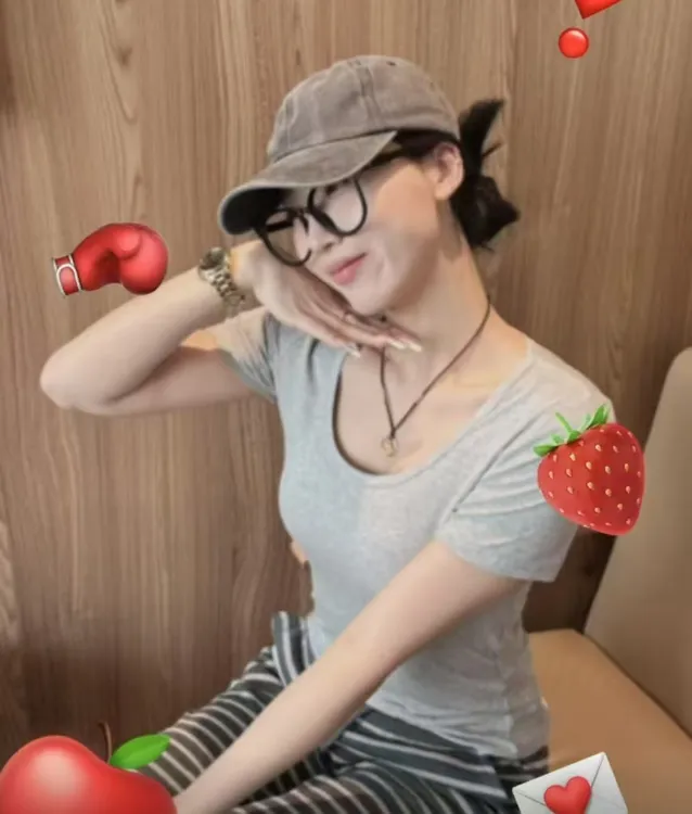 2025夏季基础款T恤螺纹棉U领性感修身露锁骨吸汗透气不沾身短袖