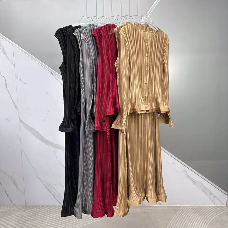 三宅依褶皱新款高级感法式套装气质优雅大方舒适显瘦两件套