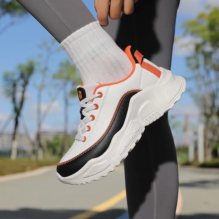 牛霸道秋冬新款健身健步皮面板鞋小白鞋一脚登快穿跳舞鞋260131