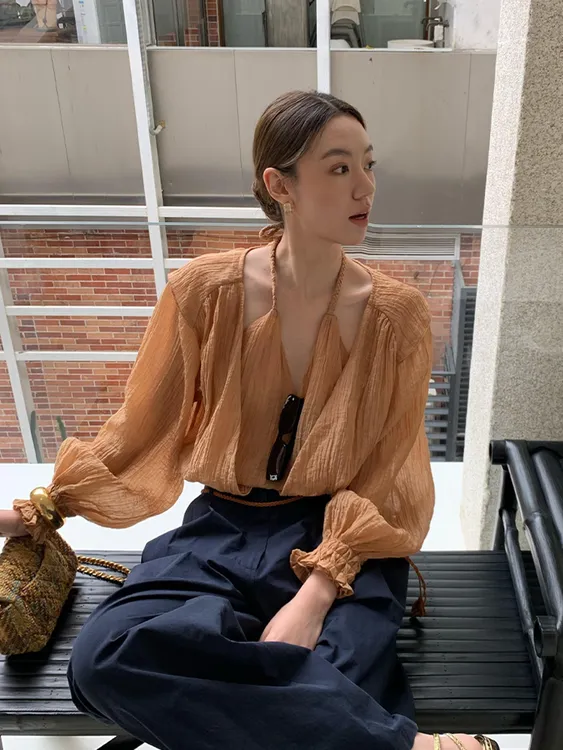 法式超好看独特漂亮小上衣V领挂脖小衫高级感chic别致橘色衬衫秋