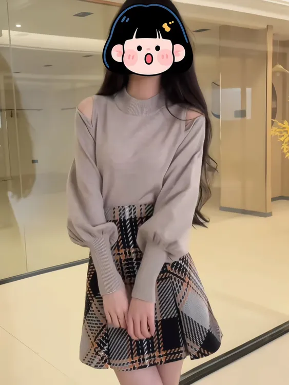 樱花妹妹 氛围感拉满！早秋温柔露肩针织衫显瘦百搭长袖上衣
