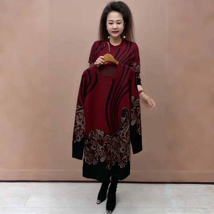 秋装新款中年妈妈时尚洋气针织大版衫宽松遮肚子中长款打底裙80