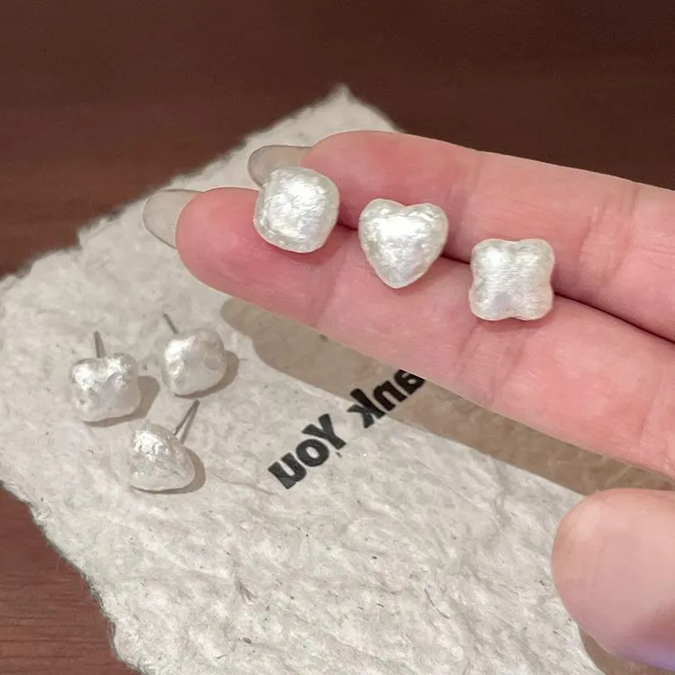 铜合金锆石耳饰 法式复古爱心棉花耳钉女高级感温柔气质耳环轻奢