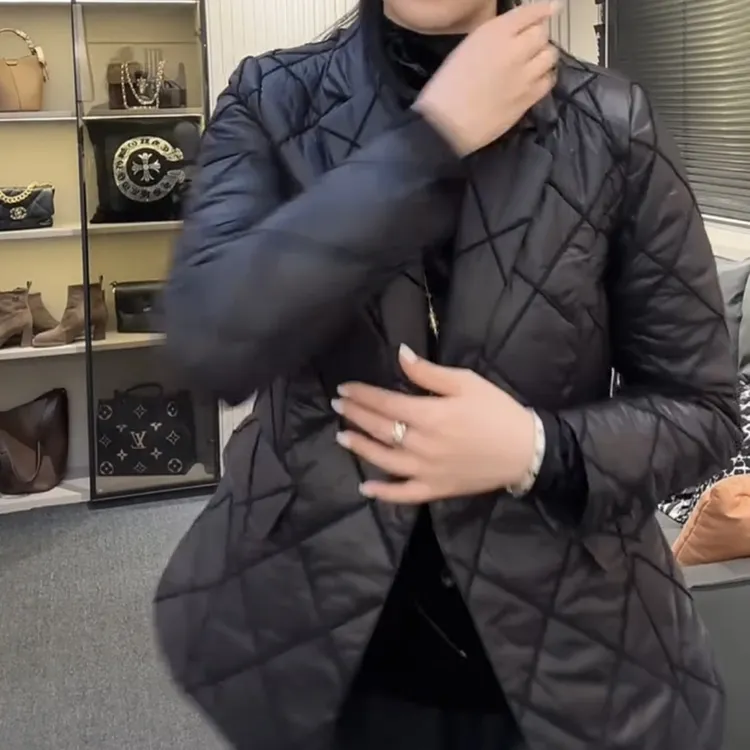新款女士修身绣线菱形格薄棉小西服轻薄保暖外套网红时尚休闲百搭
