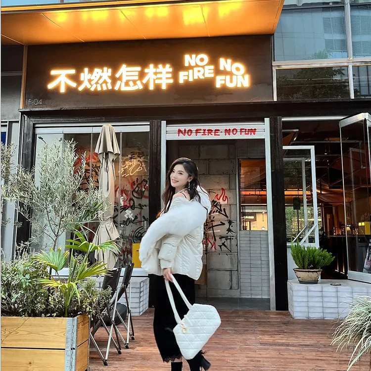 简&搭【48小时发货】“白雪公主”狐狸毛鹅绒服244-ERF/1125-8738