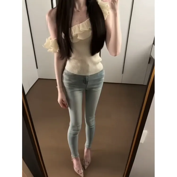 纯欲性感辣妹2025夏季新款荷叶边斜肩高级感上衣配高腰牛仔裤套装