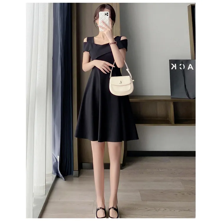 轻奢小众高级感女装夏季方领连衣裙复古法式小黑裙高贵吊带礼服裙