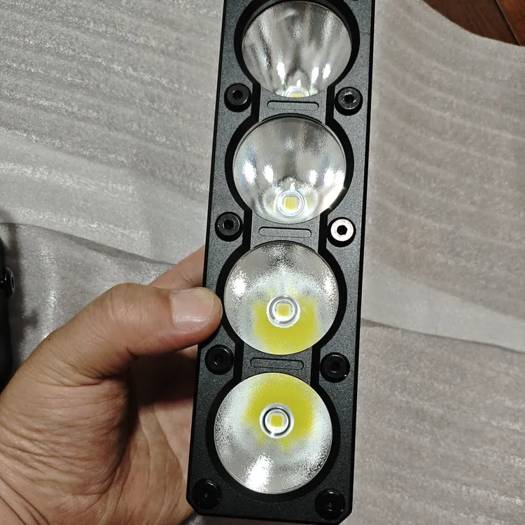 大功率超亮聚光远射汽车货车中网射灯隐藏式设计