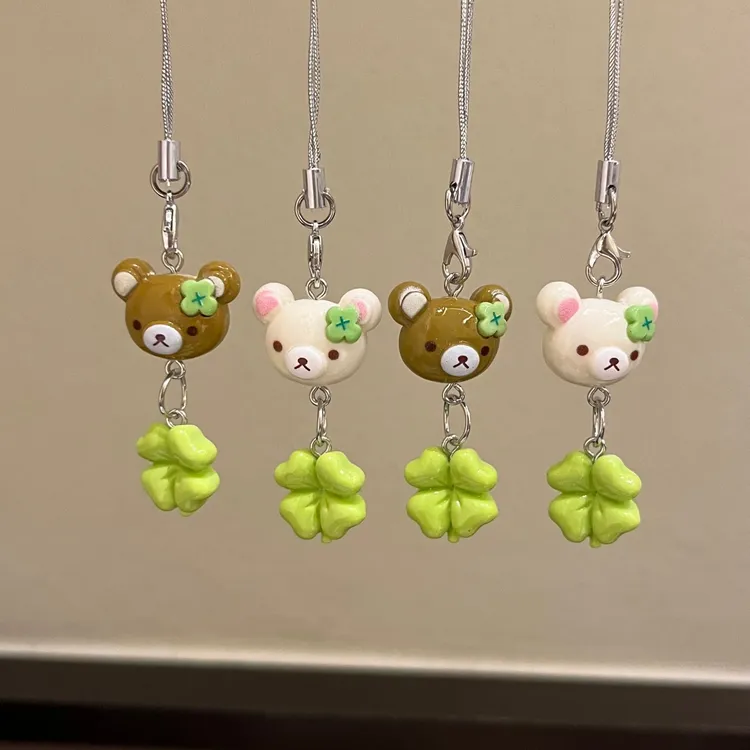 可爱四叶草轻松熊挂件卡通百搭少女包包钥匙扣手机绳情侣闺蜜挂饰