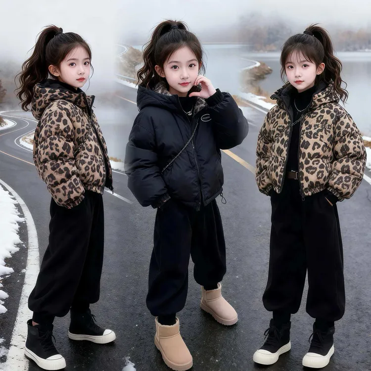 女童冬款套装2025冬季新款儿童豹纹加厚两面穿棉服外套哈伦裤套装