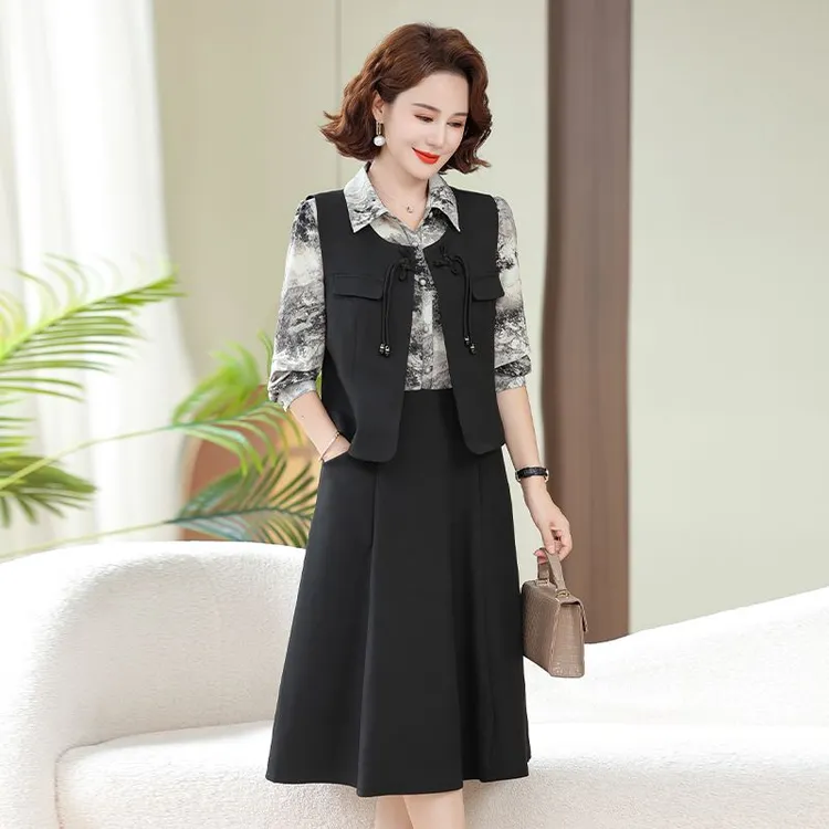 新中式马甲春秋款A字版型显瘦气质两件套2025年妈妈气质连衣裙A版