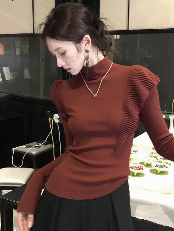 2025秋季高级感巨好看氛围感时尚独特漂亮气质穿搭砖红色针织上衣