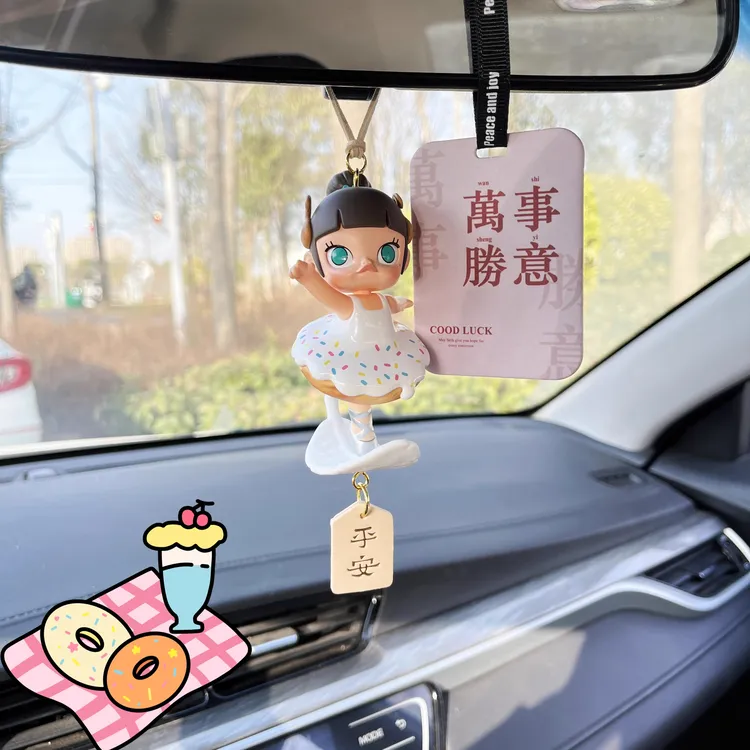 MOLLY面包脑袋可爱潮玩车挂车载香薰车内饰品摆件汽车后视镜挂件