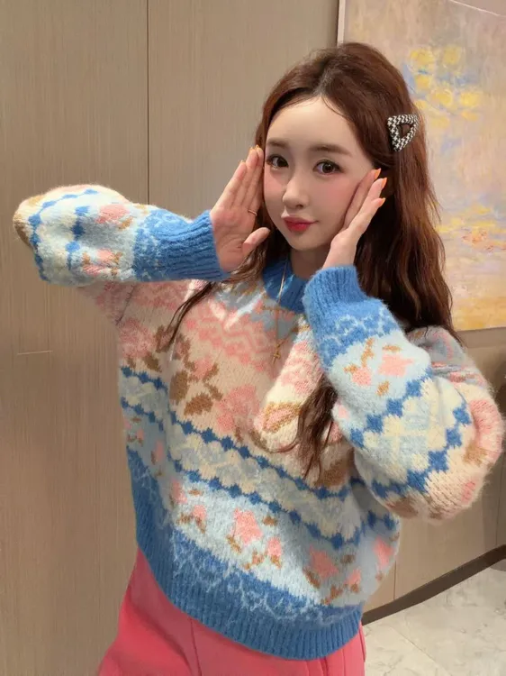 【YFONI】冰蓝色手工毛衣