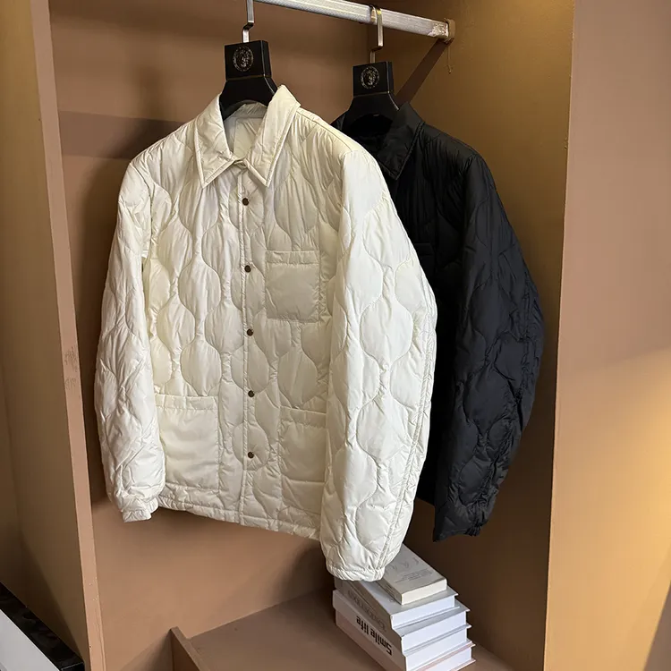 TB THBURBE「奢感老钱风 」90鹅绒菱格纹翻领百搭保暖轻量羽绒服男