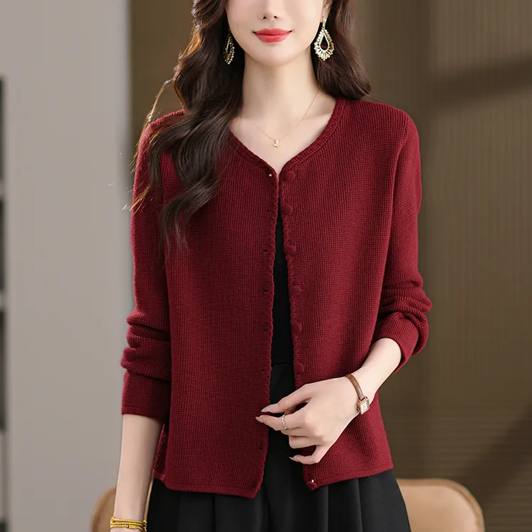 秋装大码女装洋气红色毛衣外套宽松薄款上衣外搭短款V领针织开衫