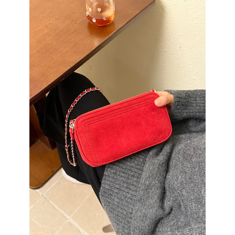麂皮绒双层红色手机包百搭小方包女式2025秋冬新款复古单肩斜挎包