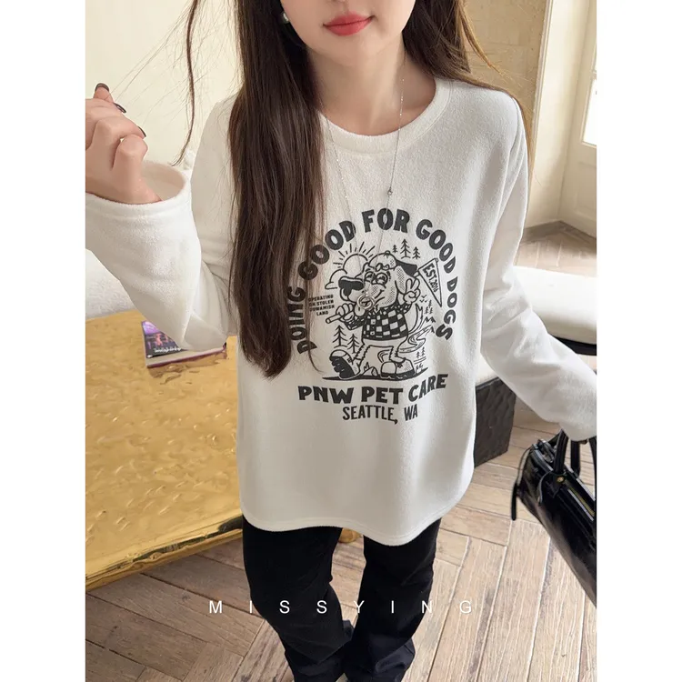 应小姐【小狗漫步】微胖大码显瘦宽松圆领时尚百搭款字母长袖T恤