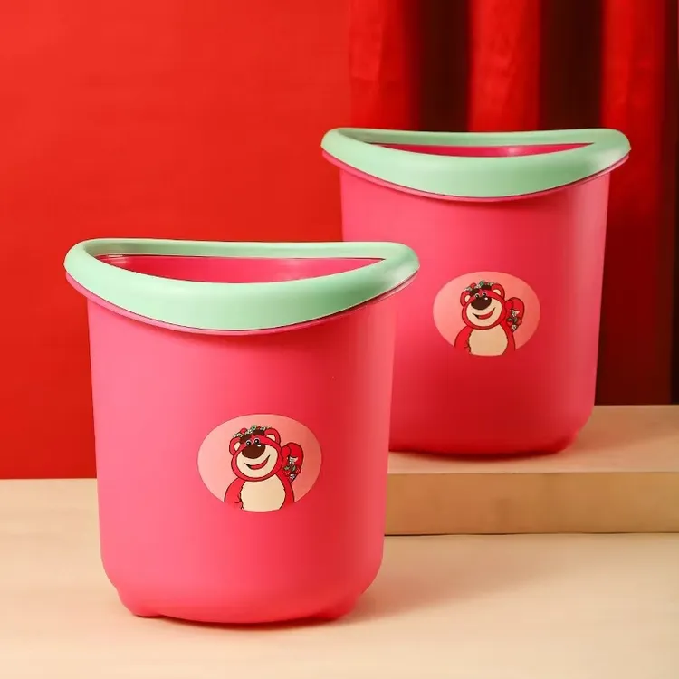 新疆包邮-草莓熊创意卡通垃圾桶厨房北欧加厚垃圾桶收纳家用