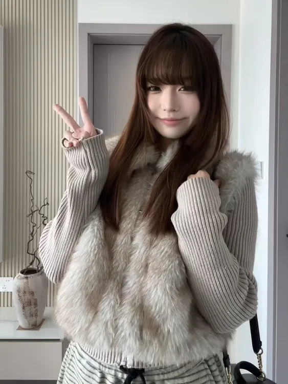 时髦洋气秋冬短外套上衣针织显瘦翻领韩版毛毛外套