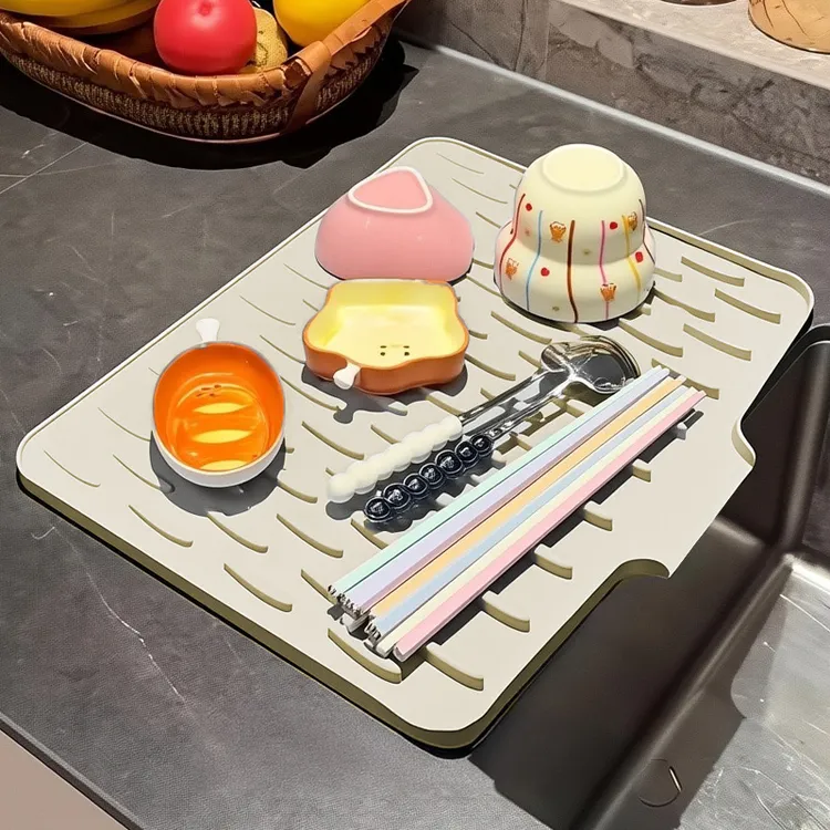 斜坡硅胶沥水垫家用厨房台面防烫隔热垫加厚防滑置物垫菜板垫餐垫