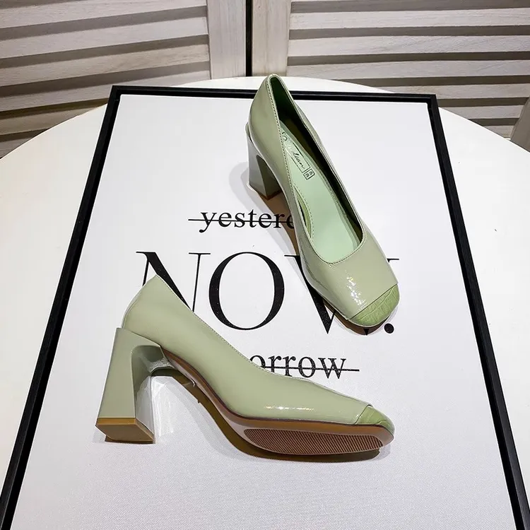 方头高跟鞋女2025春秋新款法式复古气质职业浅口粗跟单鞋时尚轻奢