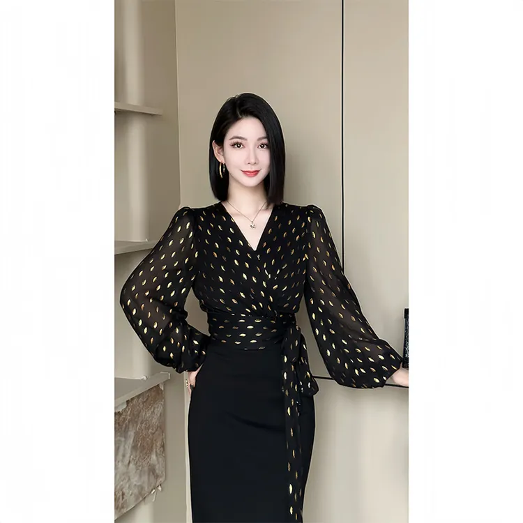 格娜2025秋季新款轻奢设计感时尚气质高级V领百搭长袖衬衫女套装