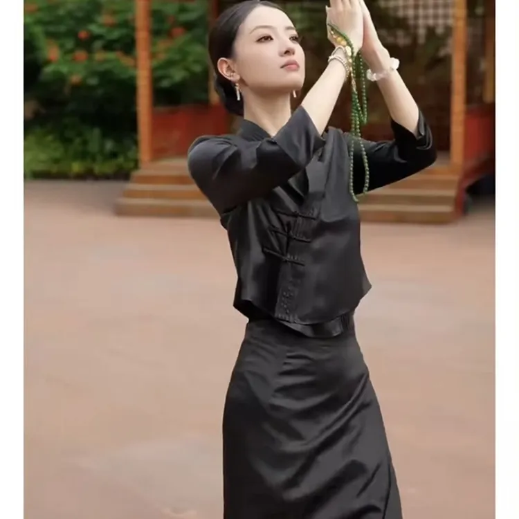新中式国风穿搭一整套轻奢高级感名媛气质大方得体黑色盘扣套装秋