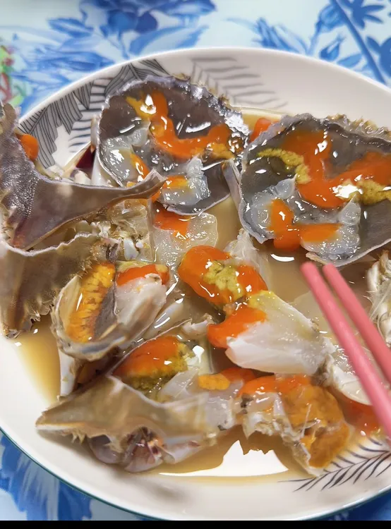 红膏炝蟹2-3两/8只咸淡适中，收到货冷冻保存后食用