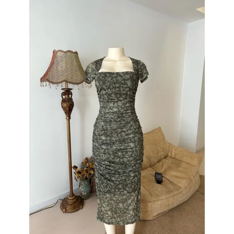 【你伍老板娘】“层次漫游”褶皱开衩方领网纱双层弹力连衣裙