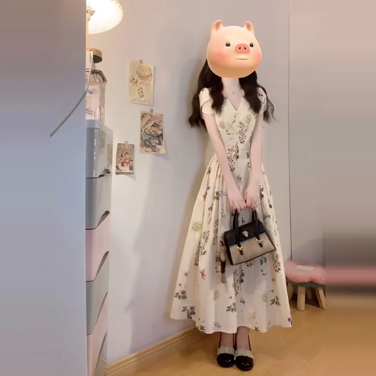 森系绝美的小裙子茶歇法式v领碎花连衣裙收腰长裙4876