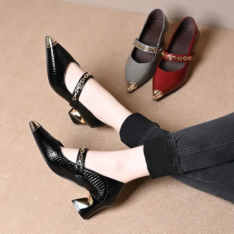 2025春秋季尖头粗跟浅口软底舒适时尚百搭女一字扣带通勤气质单鞋