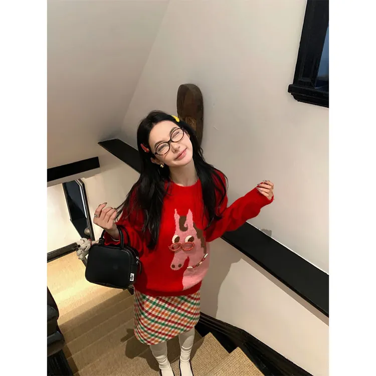 秋冬新款洋气小众时尚设计感圆领红色长袖上衣高腰格子半身裙套装