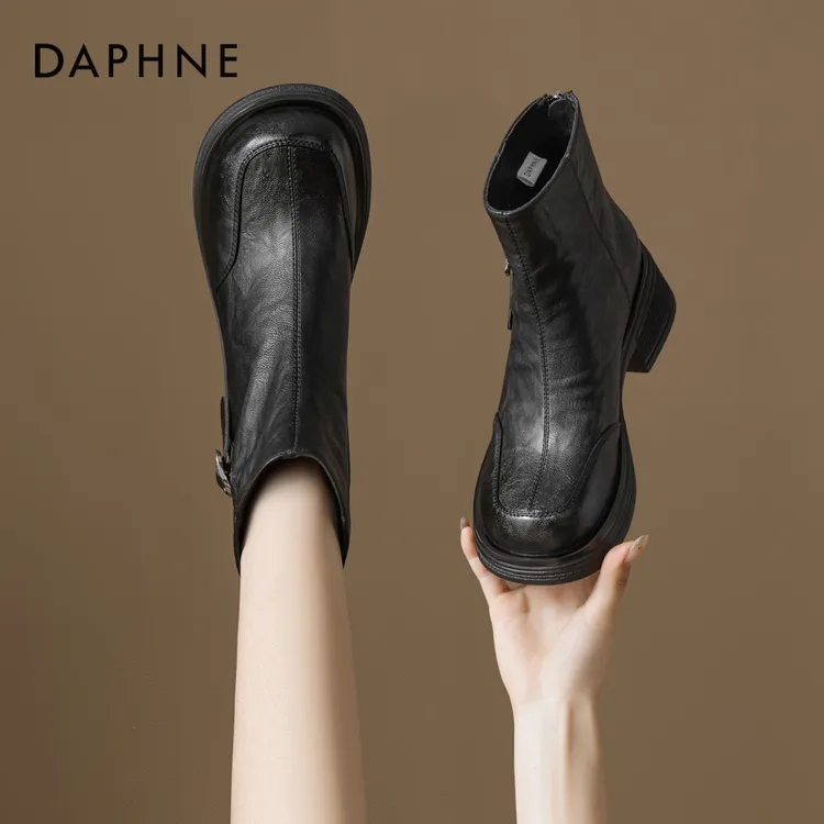 达芙妮网红爆款厚底短靴女2025新款秋季黑色靴子复古英伦风马丁靴