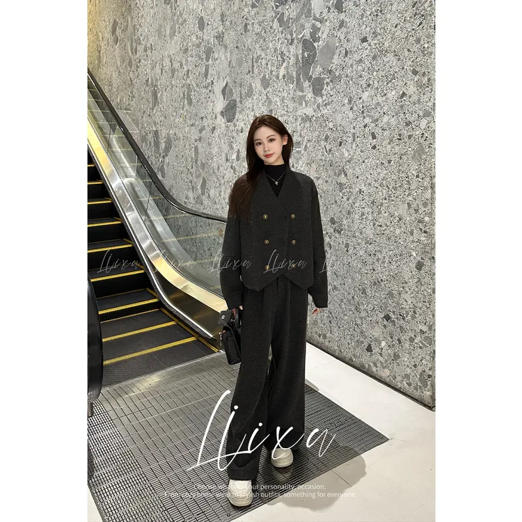 Liixu小香风羽绒内胆90白鸭绒蝙蝠袖外套显瘦阔腿裤L48TZ054