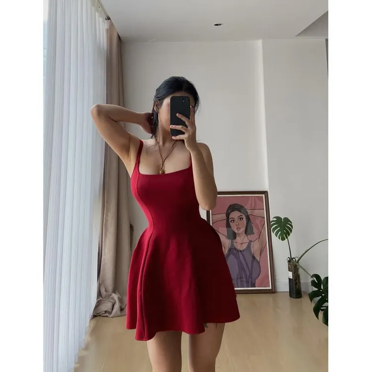 【你伍老板娘】小红帽女主角 立体剪裁背心方领显白气质高雅连衣裙