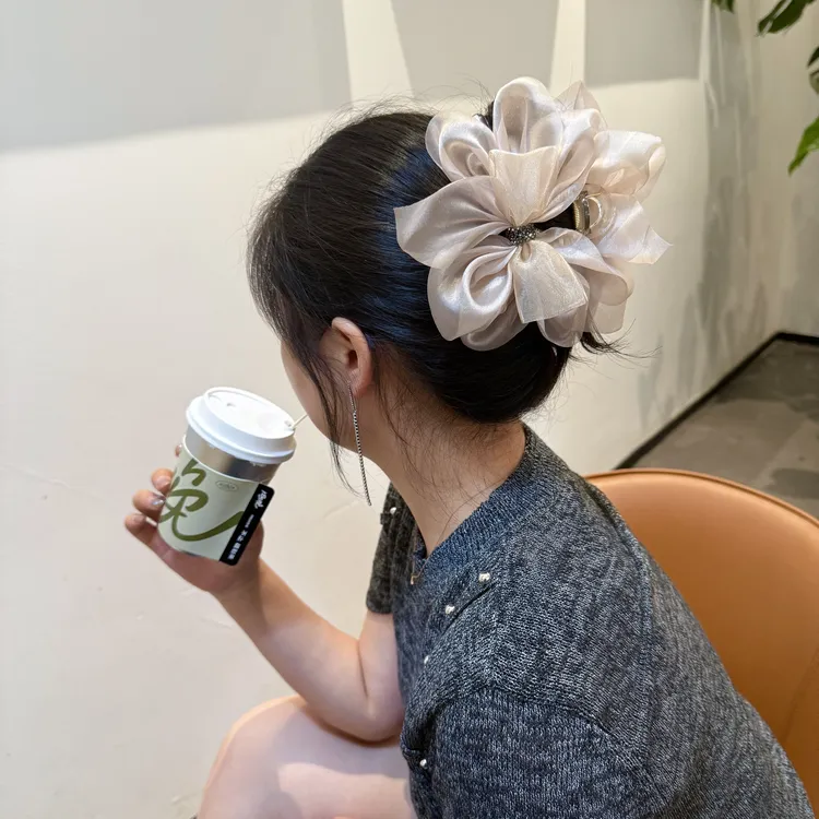 EGRET 轻奢细闪纱花瓣发夹高级感优雅气质鲨鱼夹后脑勺抓夹女新款