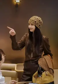 华丽微微【咖茶清欢】时尚百搭镂空中领显瘦长袖上衣T1464