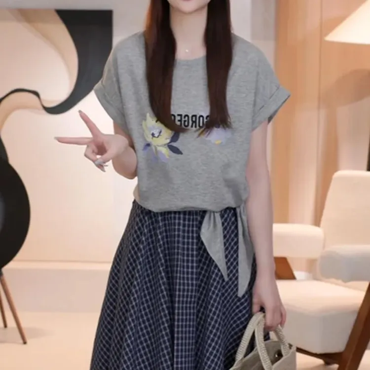 设计感小众宽松短袖T恤女2025年夏季新款休闲松弛感花朵字母上衣