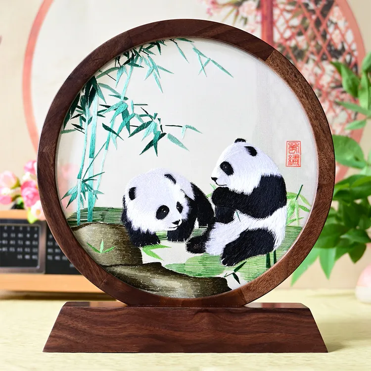蜀绣熊猫双面刺绣胡桃木摆件中国风特色礼物送老外成都文创纪念品