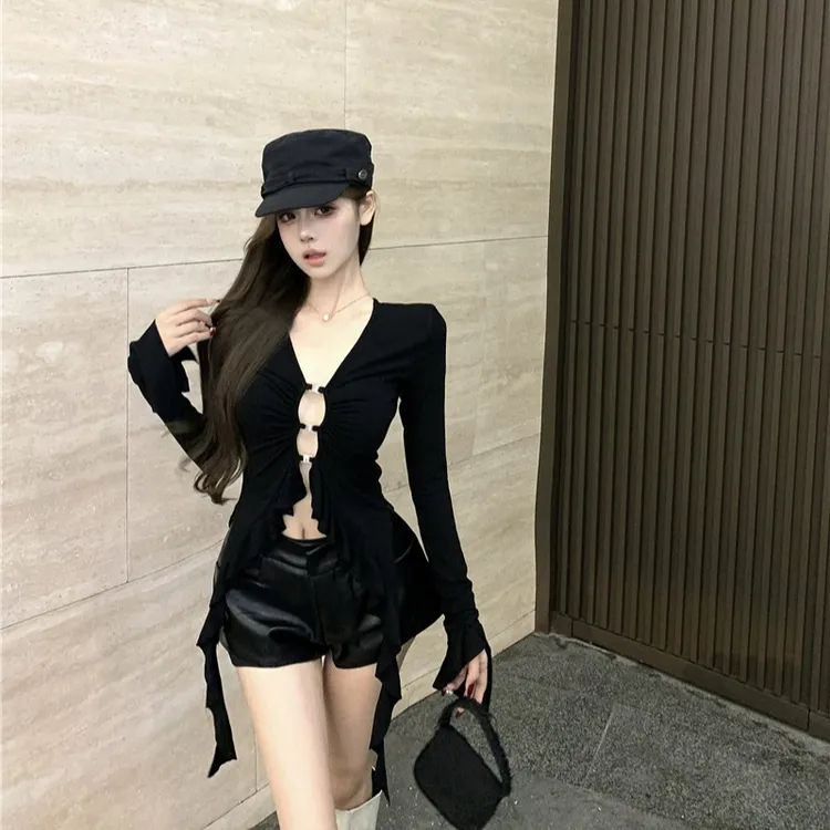 千金清冷感贵系衣服设计感V领镂空不规则荷叶边长袖T恤木耳边上衣