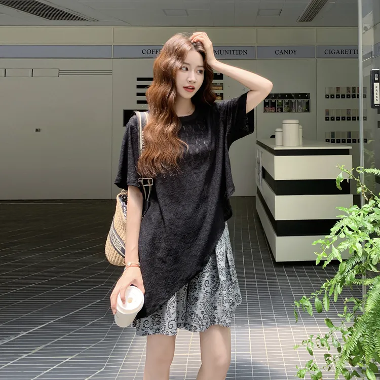 夏季松弛感穿搭时尚套装女韩系设计感慵懒罩衫上衣阔腿短裤两件套