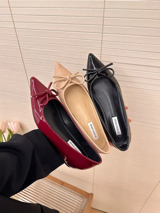 【内增高5cm】小个子软底单鞋女尖头蝴蝶结晚晚风温柔漆皮平底鞋