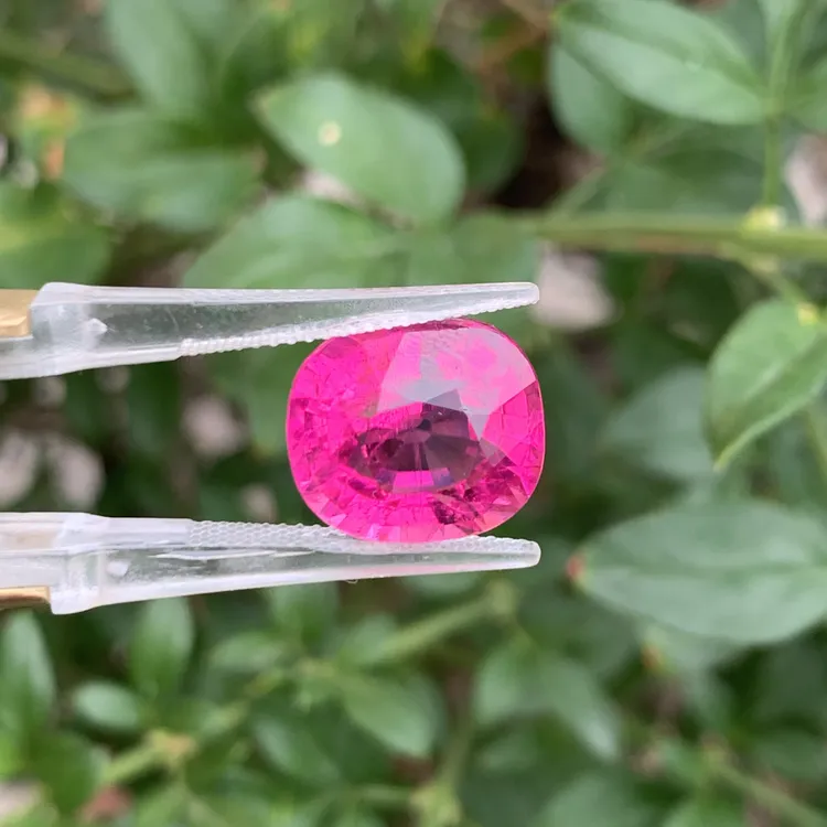 天然卢比来火龙果热粉色红裸石颜色鲜艳晶体微棉火彩好
