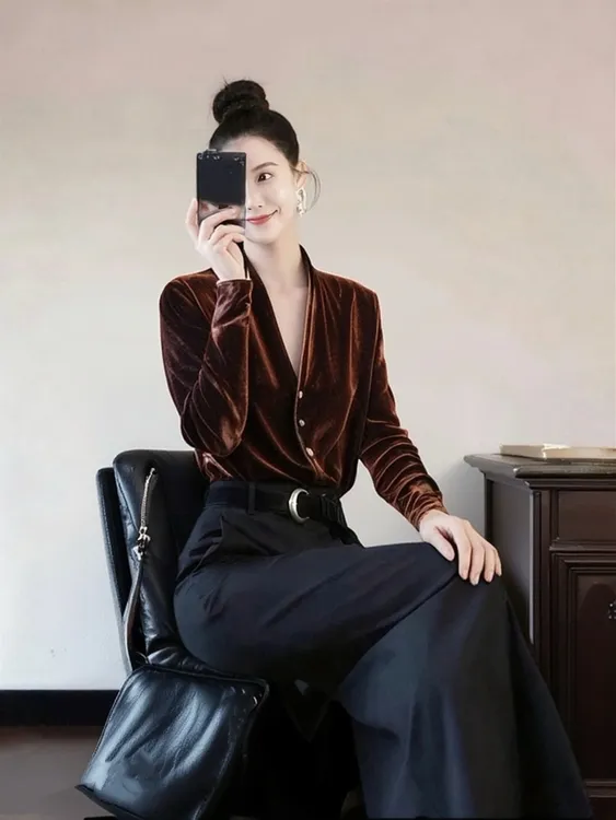 SS7399高贵洋气丝绒V领长袖小众丝绒上衣女衬衫中式复古高端