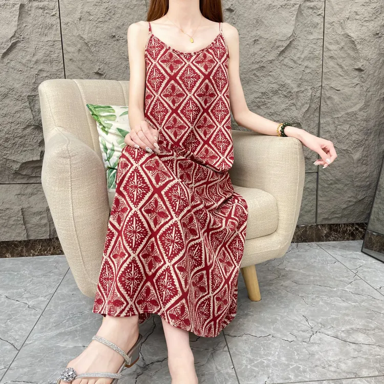 【 克拉恋人】春夏碎花连衣裙时尚法式宽松气质吊带新款连衣裙女