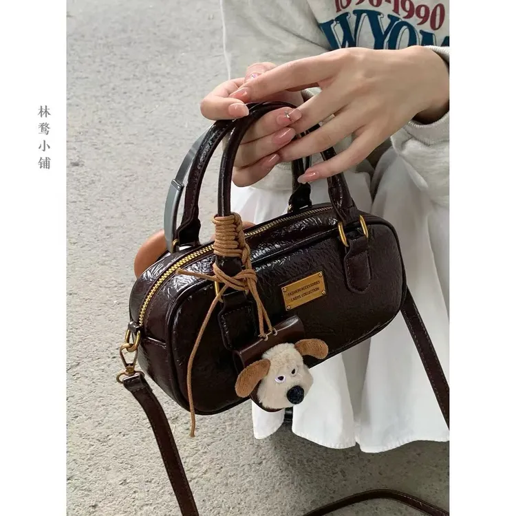 2025新款秋冬复古保龄球包女士单肩斜跨手拎包爆款百搭休闲通勤