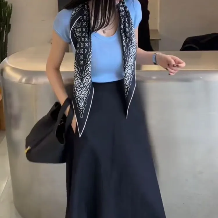 2025春夏新款时尚显瘦气质女士网红洋气两件套百搭款D7916