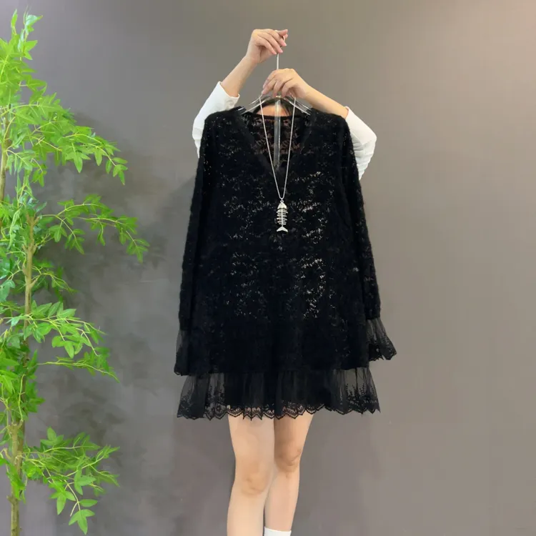 1917新款大码V领拼接荷叶边宽松遮肉百搭显瘦长袖中长款蕾丝衫