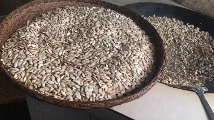 湖北特产罗田炒熟南瓜子方瓜子花生落花生